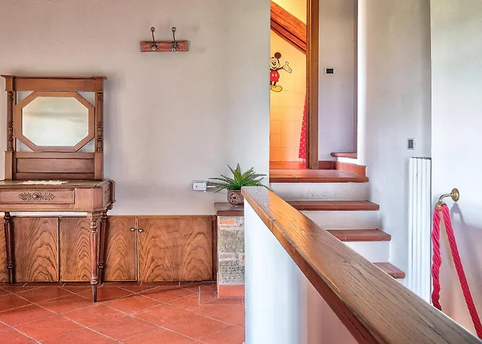 Torre Dell'aurora 몬테 산 사비노